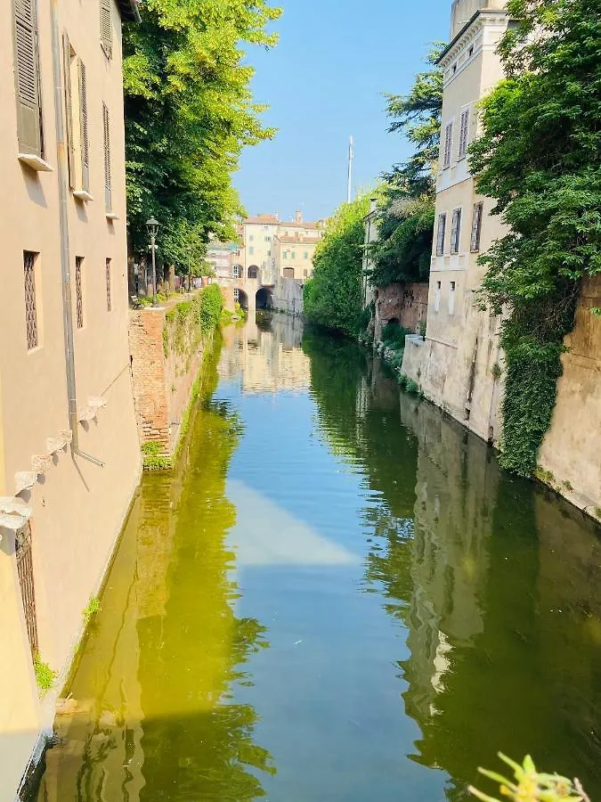 Il Salotto Sul Rio Apartment Mantova