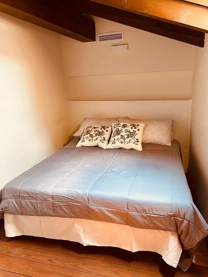Il Salotto Sul Rio Apartment Mantova