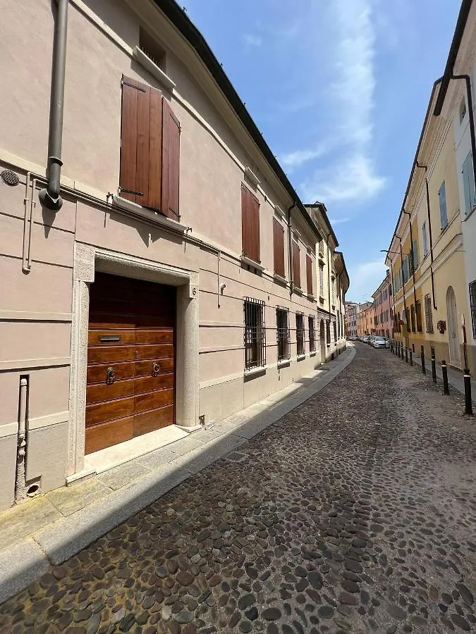 Il Salotto Sul Rio Apartment Mantova