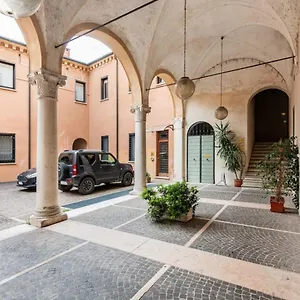 Appartamento Residenza Palazzo Petrozzani, Mantova